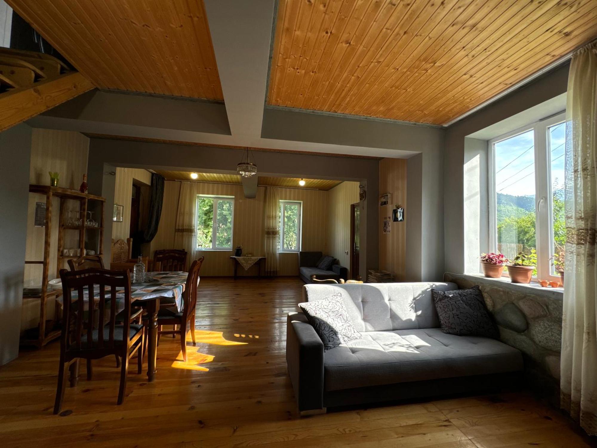 Barbara'S Eco-Cozy Guesthouse 메스티아 외부 사진