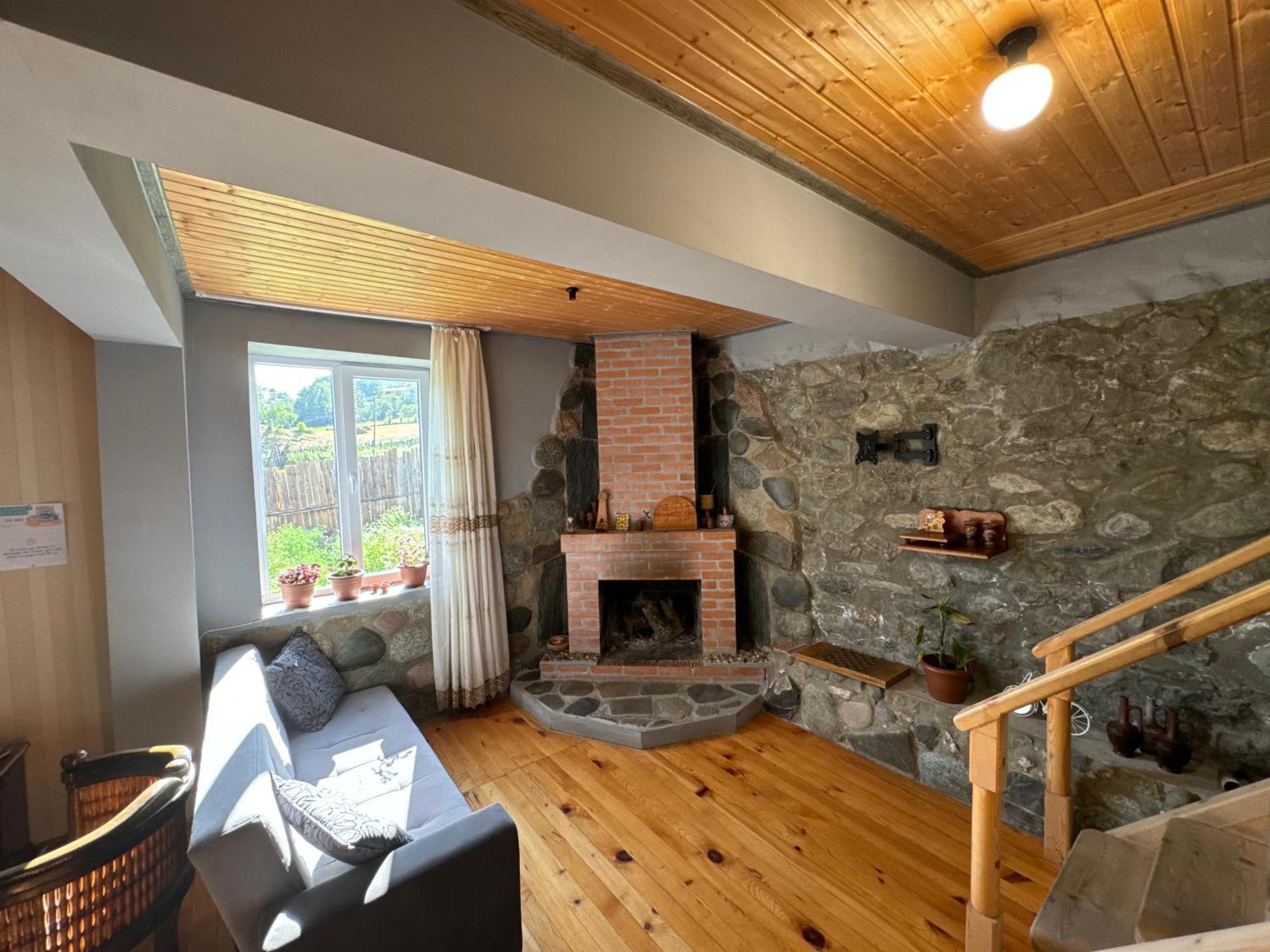 Barbara'S Eco-Cozy Guesthouse 메스티아 외부 사진