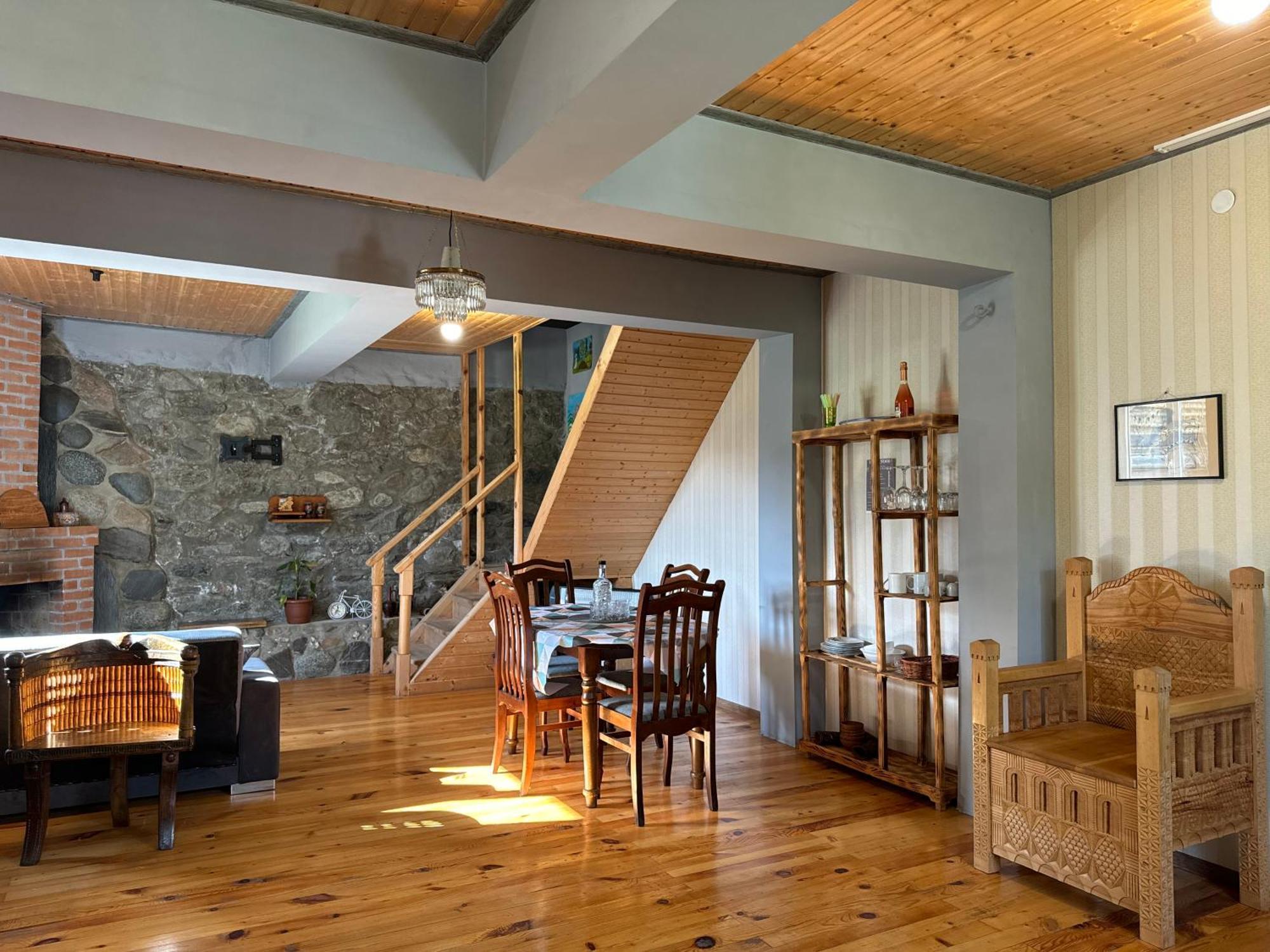 Barbara'S Eco-Cozy Guesthouse 메스티아 외부 사진